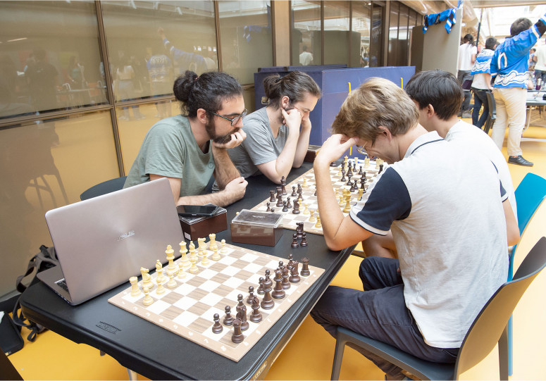 Kvalier, the chess club